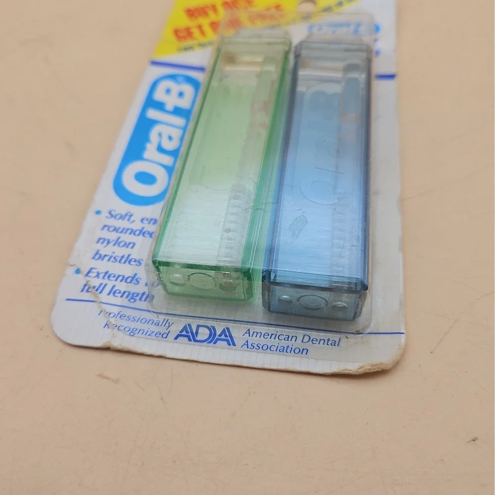 Vintage Oral B Travel Toothbrush 1985 NOS New Pack Of 2 Green Blue
